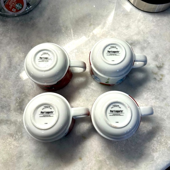 Pier 1 Imports Christmas Stackable Snowman Mug Set of 4 with Rack - Picture 13 of 15